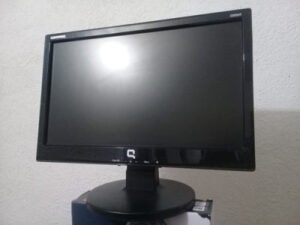 Monitor Compaq de 15 pulgadas 1366x768 CQ1569